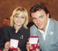 111.Елена и Антон награждены нагрудным знаком Общества 'Динамо' 'За заслуги в спорте', 26 марта 2002г.